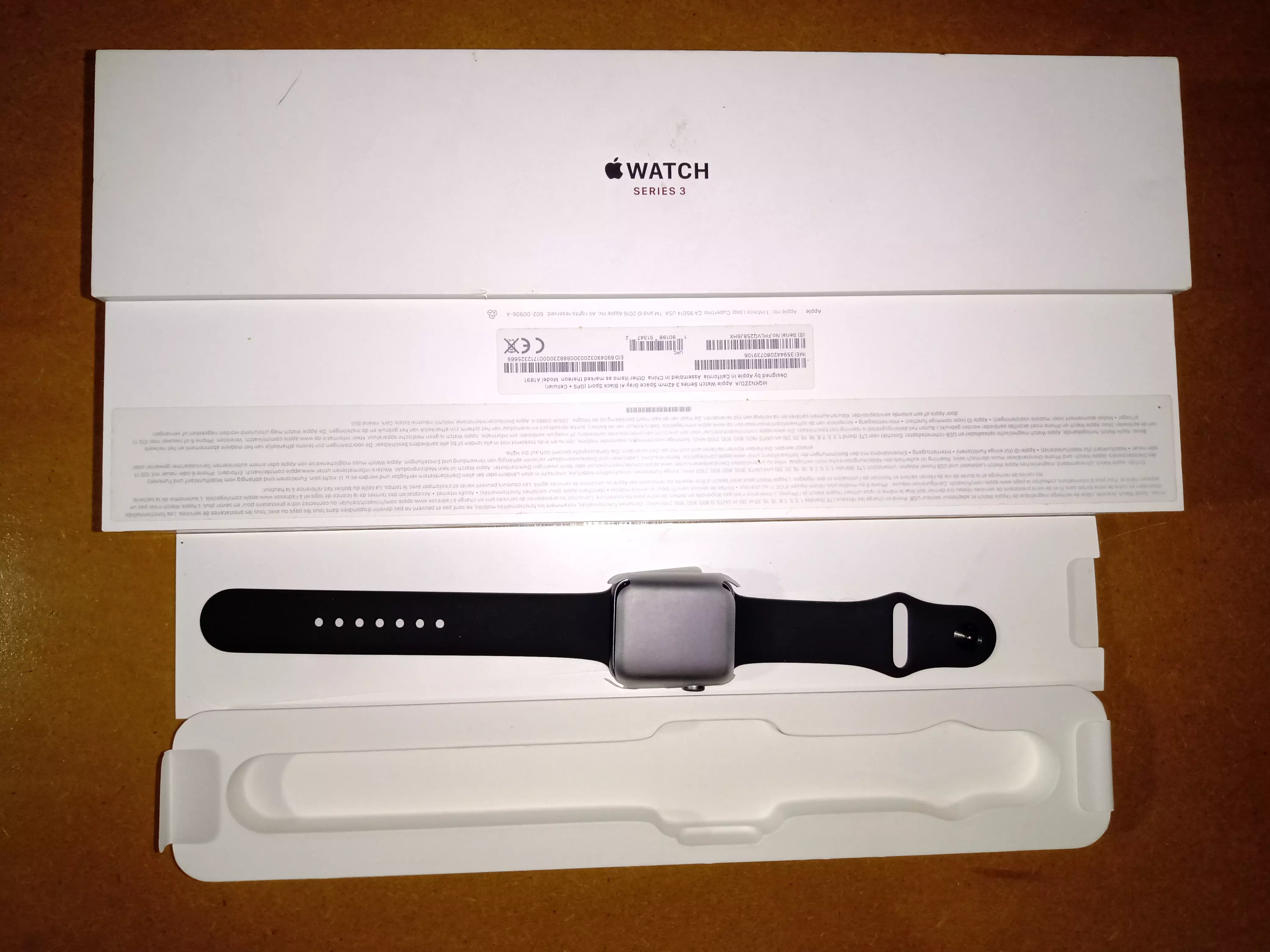 Vendo Apple Watch Series 3 (GPS) - Caja de aluminio space gray de 42 mm - Correa