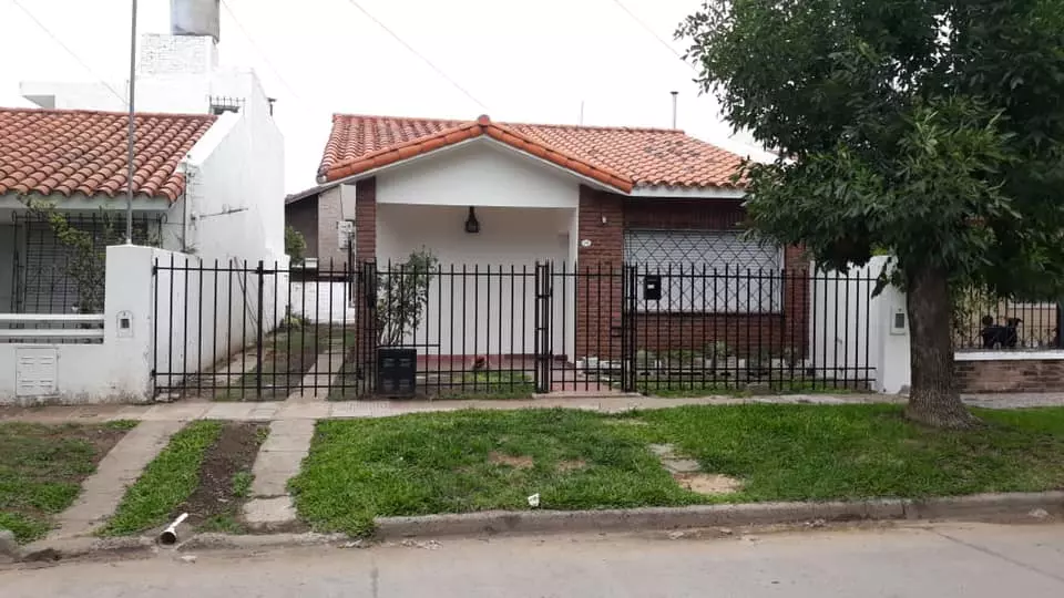 Alquiler en Paraná, alquilo casa en Gobernador Quiroz, zona Parque Gazzano