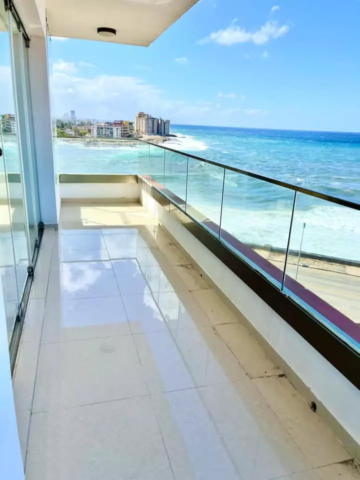 En venta hermoso Apartamento con vista al mar en el Vedado Ciudad de la Habana