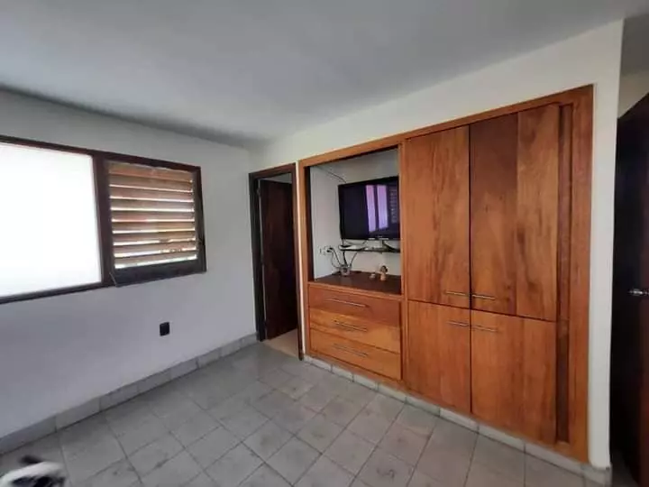 Vendo casa de 4 habitaciones en Miramar, casa totalmente independiente