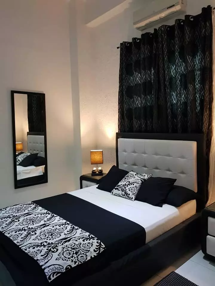 Alquilo Apartamento Independiente de 1 habitación y 1 baño en Planta Baja