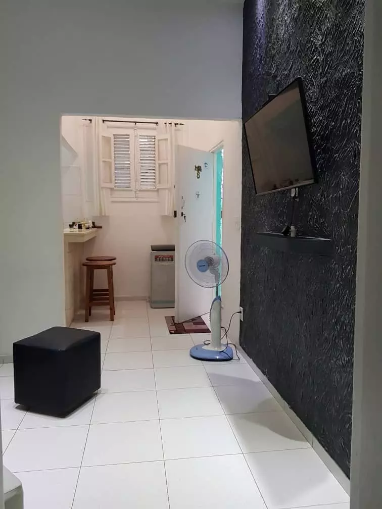 Alquilo Apartamento Independiente de 1 habitación y 1 baño en Planta Baja